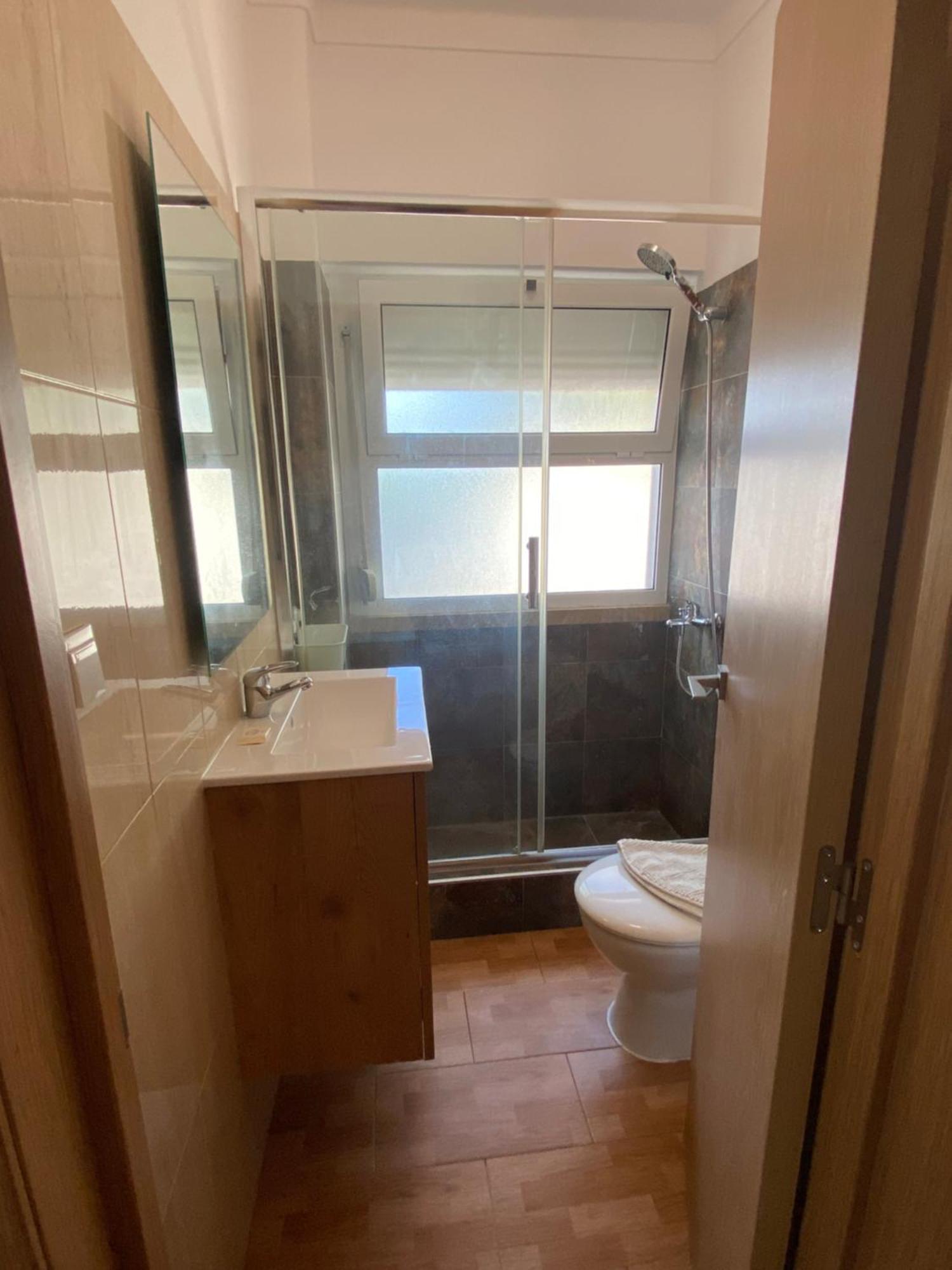Almada Central Apartment Екстер'єр фото