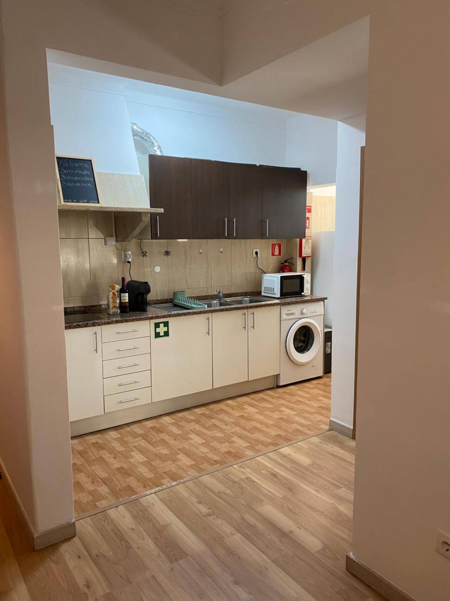 Almada Central Apartment Екстер'єр фото